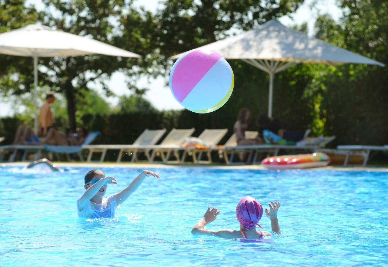 ホテル Parco Delle Piscine サルテアーノ エクステリア 写真